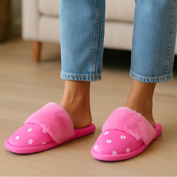 Victoria Secret‎ Slippers - Picture 1 of 11